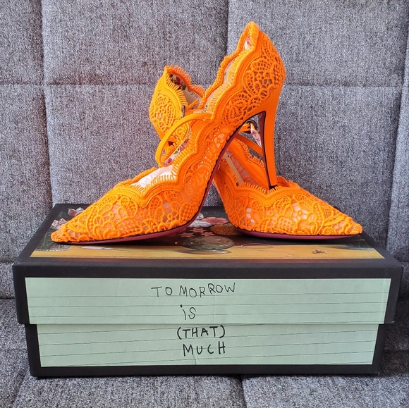 Gucci Virginia Neon Orange Lace Mary Jane Pointed Toe Pumps Size 37 1/2 - Picture 1 of 16
